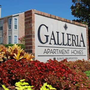 Galleria Townhomes Main Entrance Sign